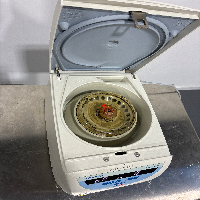 VWR Micro star 17 Microcentrifuge image 2